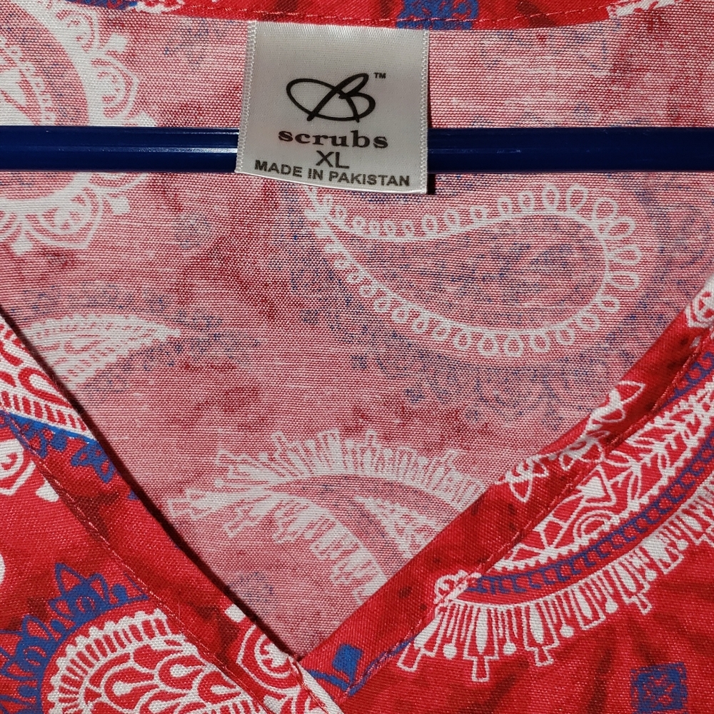 Scrub top - Picture 4 of 6